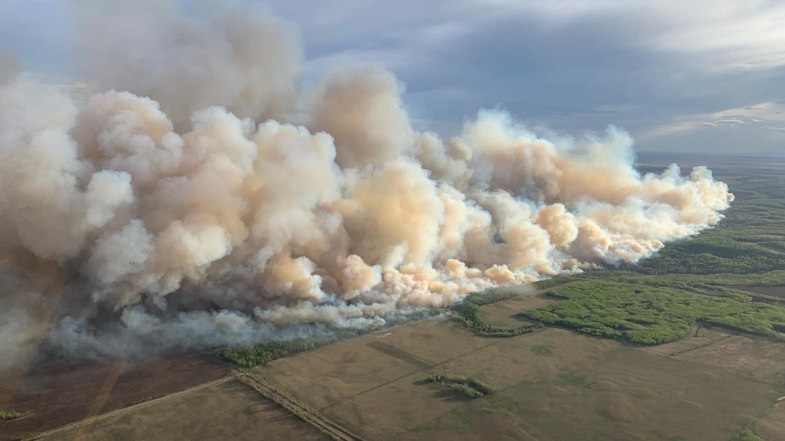 Canadian wildfire smoke preparedness: How to make a DIY air purifier