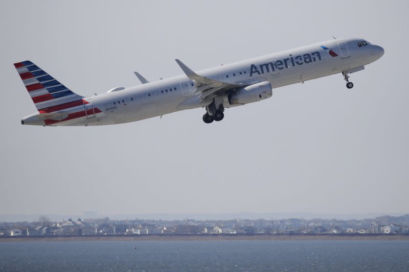 American Airlines stock down 15% as chief commercial officer prepares to leave in June
