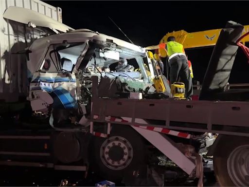 國1雲林路段"5車追撞"5人送醫 1人重傷腿骨折