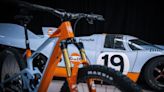 Mondraker se inspira en un icónico Porsche de carreras para crear una bici eléctrica de ensueño