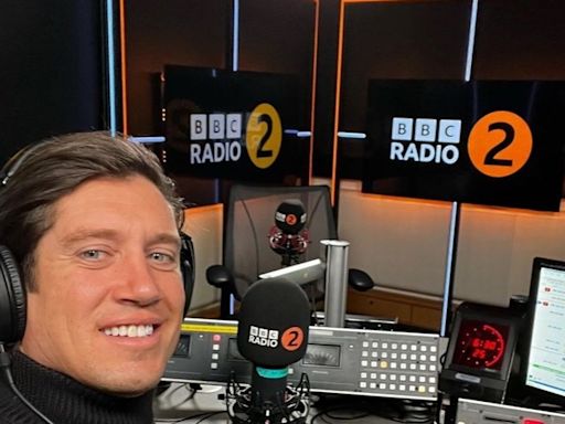 Radio 2 in huge on-air meltdown as Vernon Kay left scrambling to play CDs