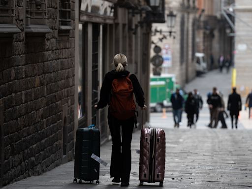 Barcelona eliminará todos los pisos turísticos de la ciudad en cuatro años