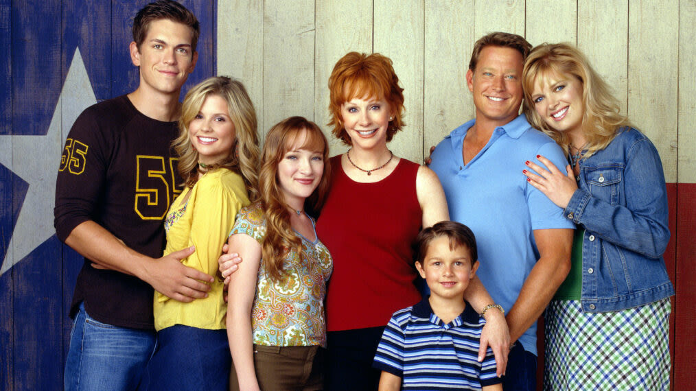 'Reba' Stars Reunite for 'Happys' Place': Where's the Cast Now?