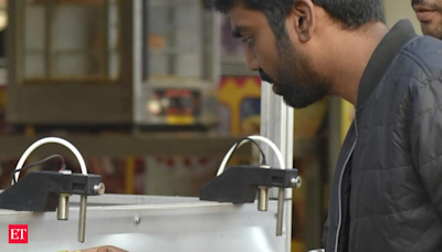 Bengaluru's automatic Pani Puri kiosk takes social media by storm. Netizens can't get enough!