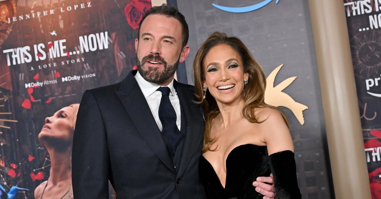 Jennifer Lopez Posted A Father's Day Tribute To Ben Affleck Using A Pic From The Movie Where He Met...