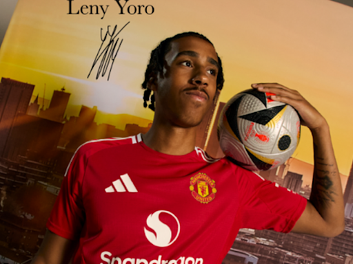 Oficial: Leny Yoro planta al Madrid y ya es 'Red Devil'