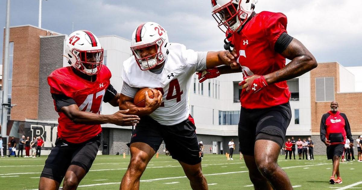 Maryland Gov. Wes Moore suits up for Terps' football practice