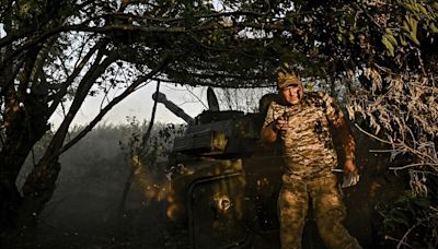 Ukraine’s Troops Abandon Donetsk Village Amid Encirclement Risk