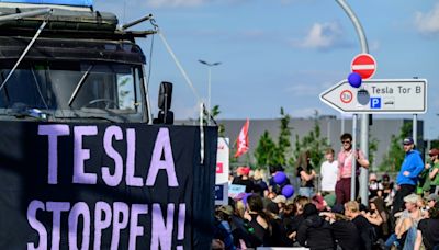 Votum in Grünheide: Gegner der Erweiterung des Tesla-Werks kündigen Widerstand an