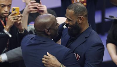 LeBron James eligió al mejor jugador de la historia de la NBA y le envió un mensaje a Michael Jordan