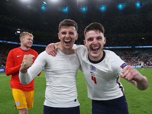 Mason Mount and Declan Rice: The friends who traded places on road to the top of English football