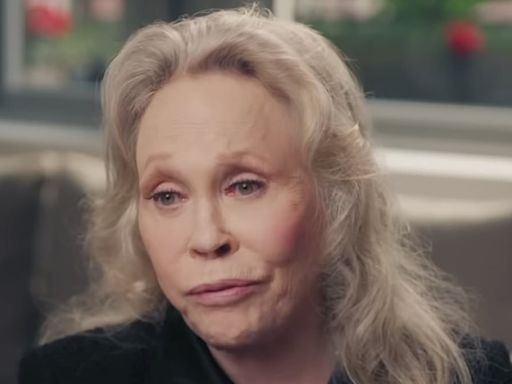 Faye Dunaway opens up about 'painful' childhood in new trailer