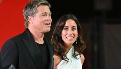 Brad Pitt presentó a su nueva novia que tiene 30 años menos: las fotos