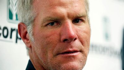 Brett Favre asks appeals court to reinstate defamation lawsuit against Shannon Sharpe