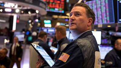 Stock Market Today: Stocks gain as Powell nixes rate hikes; Apple on deck