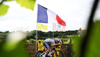 Tour de France: Remco Evenepoel powers to stage 7 time trial victory as Pogačar holds onto yellow