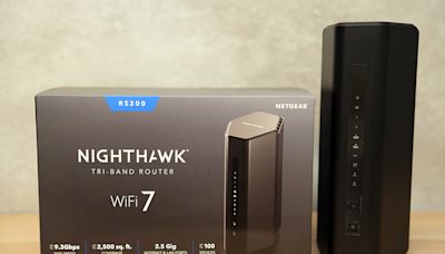 NETGEAR 夜鷹 NIGHTHAWK RS300 WiFi 7 路由器開箱評測分享：功能強大規格完整且外型時尚！