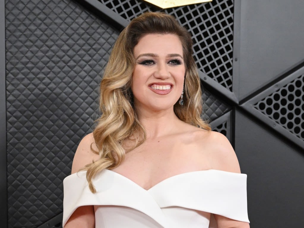 Kelly Clarkson Gets Real About Her 'Awkward' Dating Experiences After Brandon Blackstock Divorce