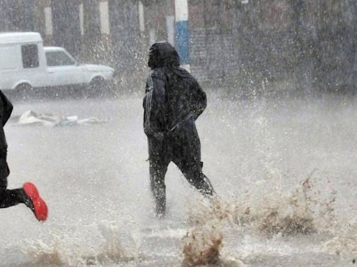 Alerta por lluvias fuertes en tres provincias