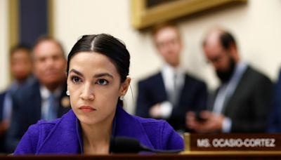 Ocasio-Cortez pide juicio político contra los jueces Thomas y Alito del Supremo - El Diario NY