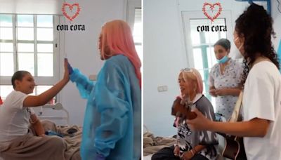 Karol G sorprende a los niños del Hospital Infantil Niño Jesús con una visita inesperada