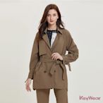 KeyWear奇威名品    輕柔經典綁帶風衣外套-深褐色