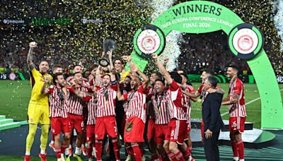Thousands in Greece celebrate Olympiacos' Conference League title