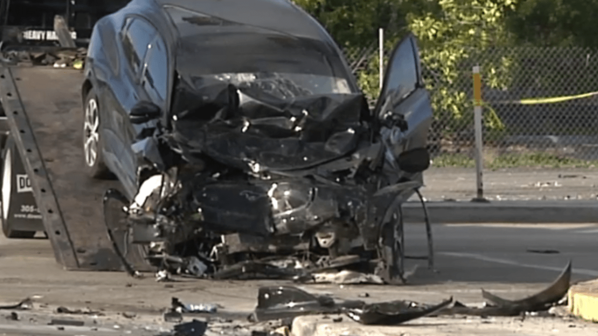 Man killed in violent crash in Gladeview area of SW Miami-Dade