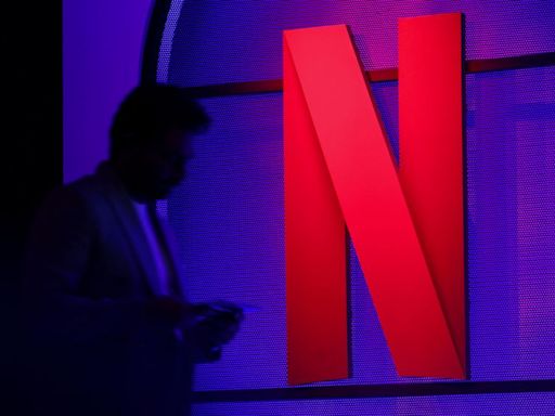 Netflix beats subscriber targets but cautions on next quarter