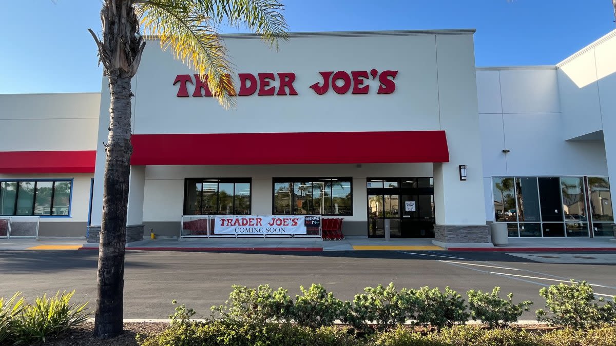 Santee Trader Joe's location officially opens