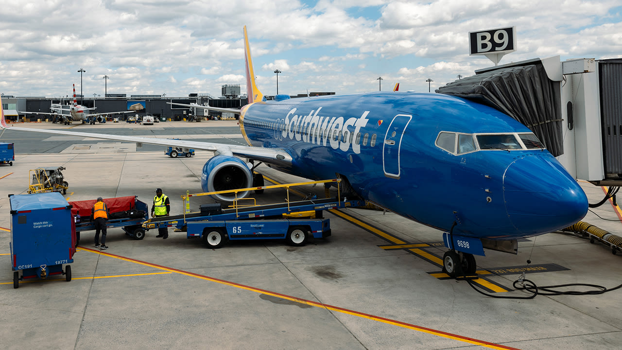 Southwest flight heading for Oklahoma City dives to 500 feet above neighborhood