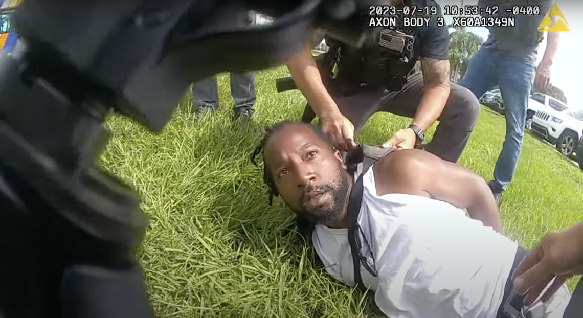 Mixed up with murder suspect, man was tackled by Fort Lauderdale officers. He’s suing