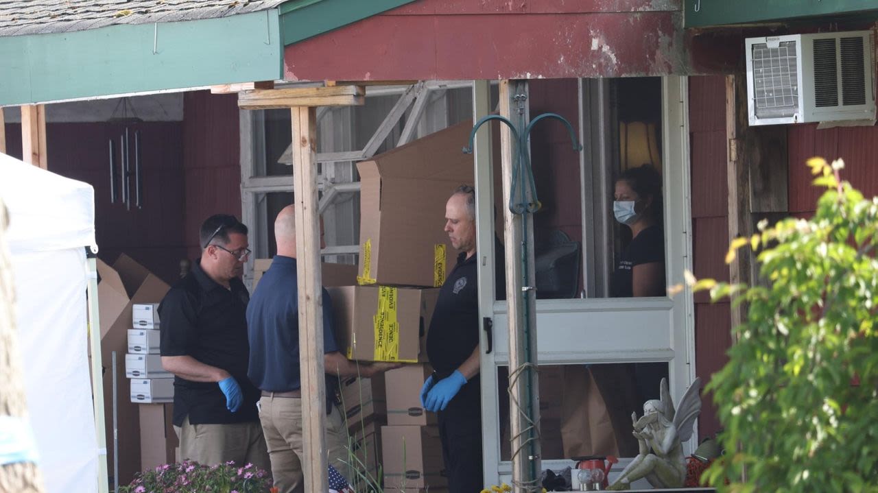 Gilgo Beach killings: Investigators continue search of suspect Rex Heuermann's Long Island home
