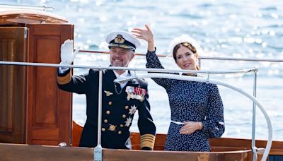 La espectacular mudanza en barco de Federico y Mary de Dinamarca al castillo de Fredensborg