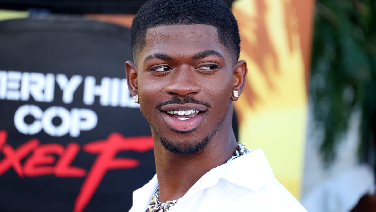 Lil Nas X Calls Out Internet Trolls For Calling Him 'Broke' and Dragging Him for Flying Commercial