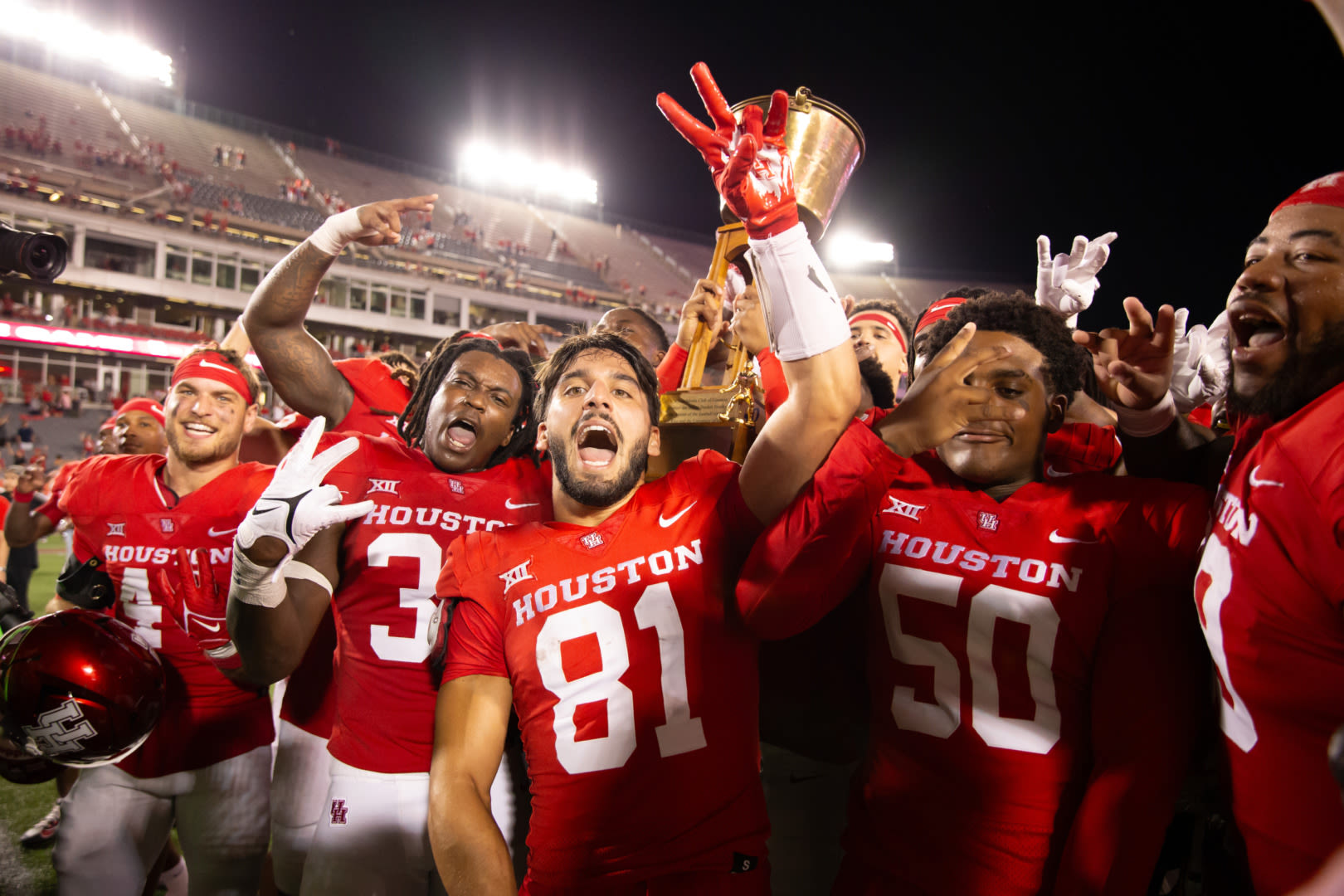 Houston football dominates Rice in Bayou Bucket 50 years after first matchup - The Cougar