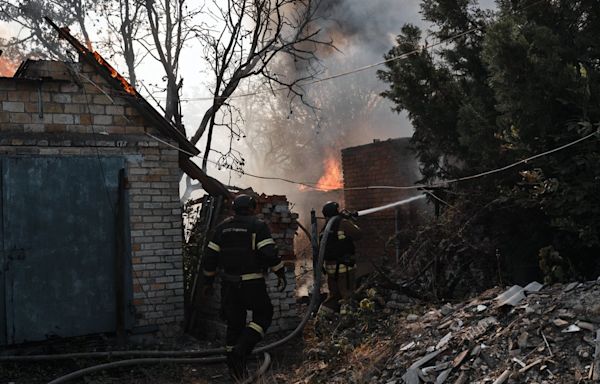 Ukraine-Russia war latest: Putin’s forces advance in key eastern town as Kyiv’s troops plead for ammunition