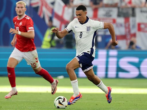 Alexander-Arnold, el "experimento" fallido de Southgate