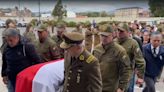 Crimen de carabineros en Cañete: carrozas fúnebres llegan a la Escuela de Suboficiales en Concepción para ceremonia de responso - La Tercera