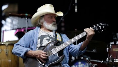 Watch Dickey Betts Play ‘Ramblin’ Man’ at Final Live Appearance in 2018