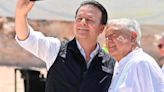 Recorre López Obrador obra de planta potabilizadora con el gobernador de Durango