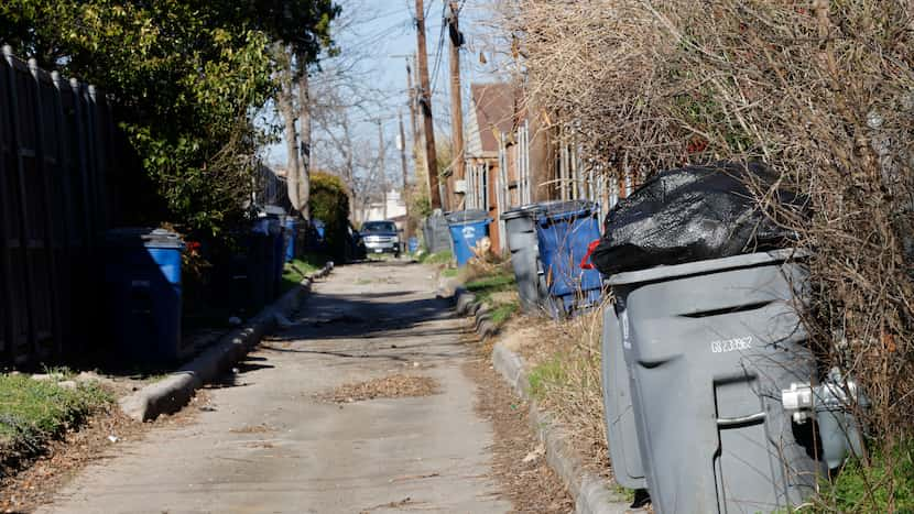 Dallas alleyway trash collection may have to change