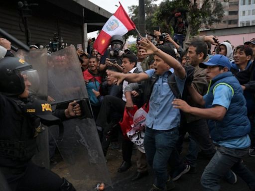 Grupos de derechos humanos piden a la Corte Penal Internacional investigar crímenes de lesa humanidad contra la presidenta de Perú y su Gobierno