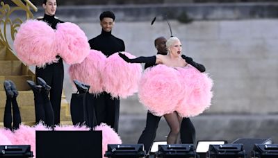 Con plumas y a lo cabaret: Lady Gaga revoluciona la ceremonia de inauguración de los Juegos Olímpicos de París