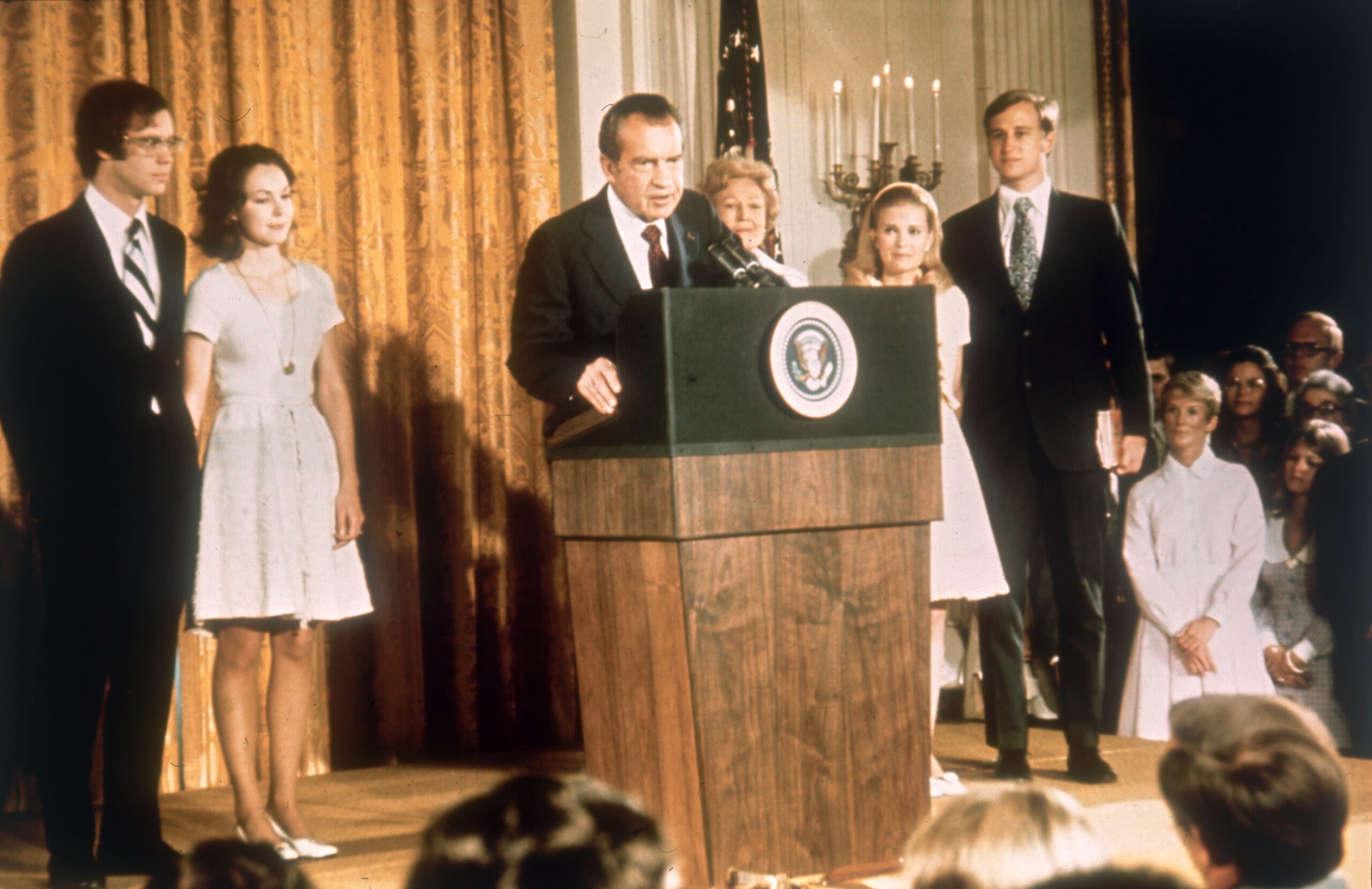 Joe Biden, at a Dead End, Faces Richard Nixon's Choice