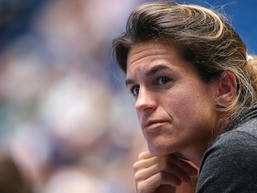Amelie Mauresmo rips the Roland Garros crowd!