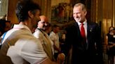 Así ha sido la recepción de los Reyes a los miembros del Equipo Olímpico Español: del orgullo de Felipe VI al gran estilismo de Doña Letizia