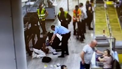 Vídeo: Agentes de la Guardia Civil reaniman a un pasajero del Aeropuerto de El Prat en parada cardiorrespiratoria