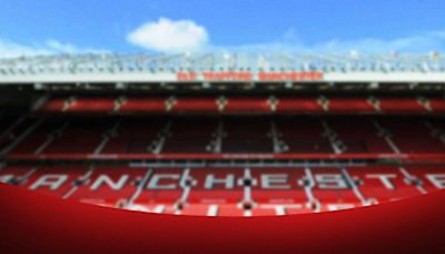 Manchester United target hints at move to Old Trafford