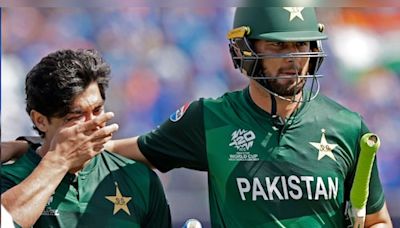 Wasim Akram takes a dig at the Pakistan team after their early exit from T20 World Cup - CNBC TV18